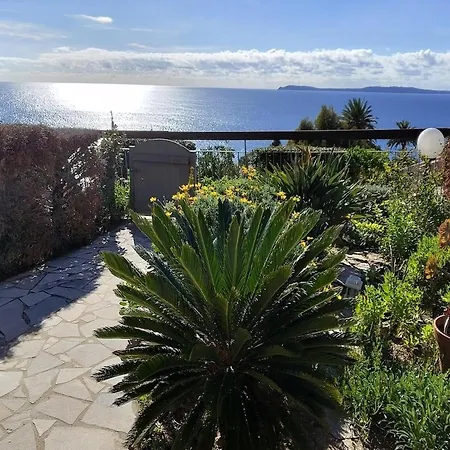 Vue A Couper Le Souffle Sur La Mediterranee *