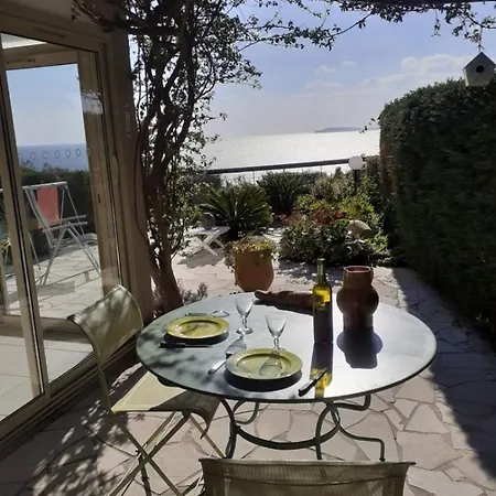 Vue A Couper Le Souffle Sur La Mediterranee Le Rayol-Canadel-sur-Mer